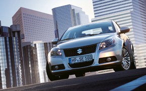 Suzuki Kizashi_2010