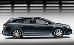 Autosalon Paris: Neue Bilder vom Toyota Avensis III