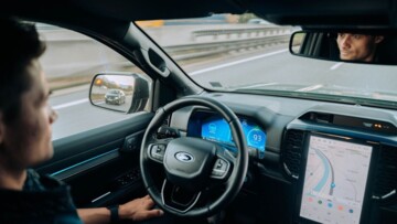 Freihändig fährt der Wagen auf rund 95 Prozent des Autobahnnetzes in 16 Ländern Europas