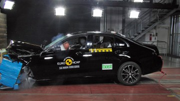 EuroNCAP: Mercedes E-Klasse und Peugeot 3008 mit Top-Bewertung