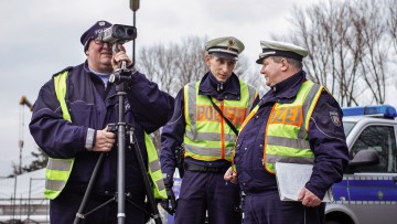 Polizei-Kontrolle-Tempoverstoss-Blitzer