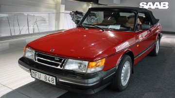 Saab 900