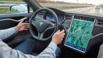 Tesla: Tod durch zu schnelles Fahren verursacht 