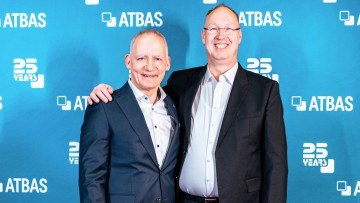 Geschäftsführer Gerd Singer und Firmengründer Sylvio Röthig (re.) stellen die strategischen Weichen für die nächste Wachstumsphase von ATBAS.
