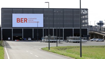 WLTP-Problematik: VW muss Autos auf BER-Flughafen abstellen
