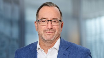 Porträtbild von Sascha Schüren Cargarantie