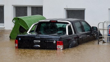 Hochwasser-Auto