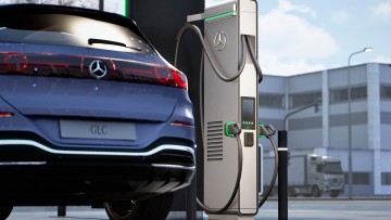 Mercedes-Benz GLC an einer Ladestation