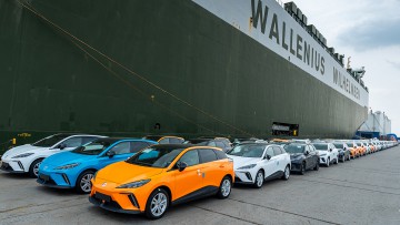 MG-Motor-Containerschiff-Frachter