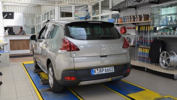 Peugeot 3008 auf Prüfstand