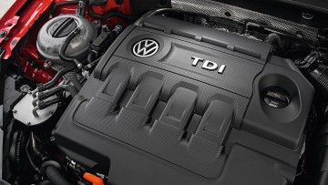 Beim Golf GTD setzte VW auf ein Zweikreis-AGR-System aus einem gekühlten Niederdruck-AGR-System auf der Abgasseite und einem ungekühlten Hochdruck-AGR-System auf der Ansaugseite