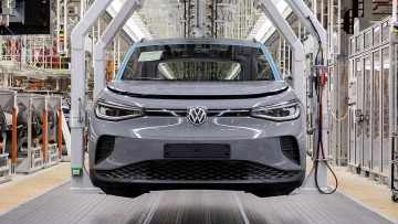 Produktion des VW ID.4 im Werk Emden