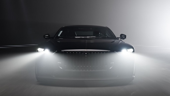 Mit dem Bodo hat Brabus nun ein über fünf Meter langes Coupé mit fast barockem, auf jeden Fall aber bitterbösem Auftritt im Portfolio.