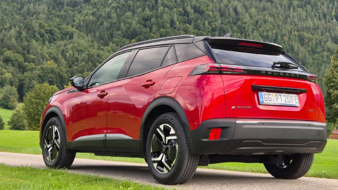 Peugeot e-2008 Test (2025)