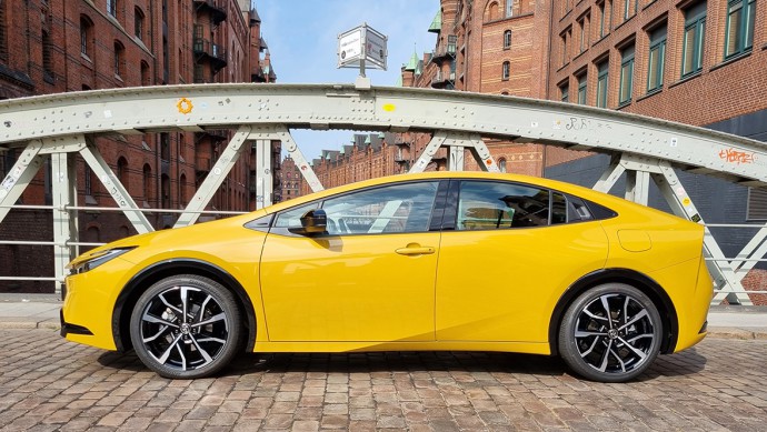 In der fünften Generation ging die Entwicklung nochmals deutlich nach vorne. Der beste Prius aller Zeiten muss sich mittlerweile allerdings auch gegen deutlich mehr Wettbewerber behaupten.