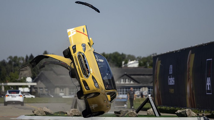 AXA E-Auto-Crashtests