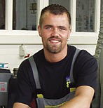 Sieger des Bundesleistungswettbewerbs 2001: Kfz-Mechaniker Marco Hahn. 