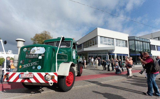 Michelin-Hauptsitz startpunkt für Oldtimer-Rallye für Lkw.