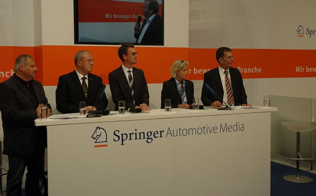 Podium "Neue Jobs für alte Autos"