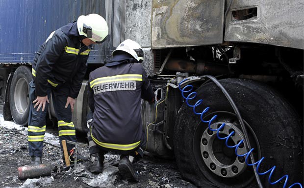 Feuerwehr Lkw Brandschaden