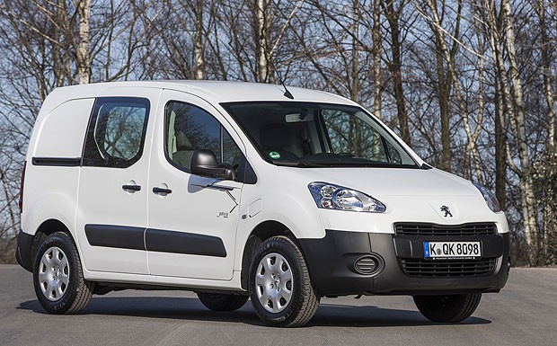 Für den Lieferverkehrsstrom: Den Peugeot Partner gibt es jetzt mit E-Antrieb.