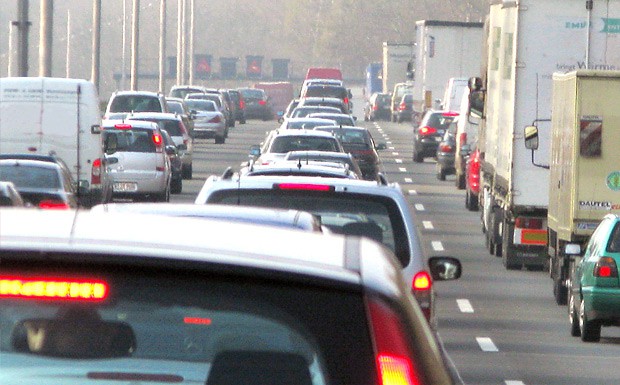 stau_autobahn