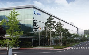 SB Limotive: Bosch und Samsung starten Batteriefertigung SB Limotive Produktionsanlage Ulsan