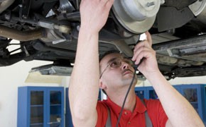 Deutsches Kraftfahrzeuggewerbe: Stabiles Autojahr 2012 erwartet Toyota Service