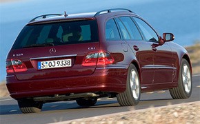 Urteil: Daimler muss für "Spritfresser" zahlen Mercedes E-Klasse T-Modell