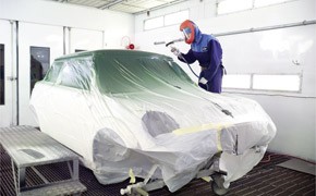 Unfallreparatur: Werksangehörigenrabatt geht an die Versicherung Mini Lackiererei im Werk Oxford