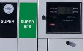 E10-Einführung: ADAC wirft Ölmultis Abzocke vor E10 Tankstelle