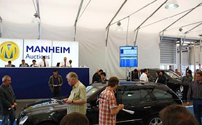 Fahrzeugauktionen: Manheim startet Online-Bietsystem in Deutschland Manheim-Auktion