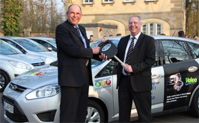 Select AG: 40 neue Werkstatt-Ersatzwagen Ford-Übergabe Select AG