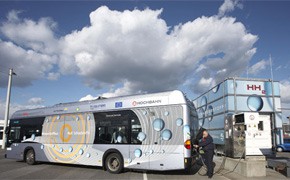 Hamburg: Vattenfall baut größte Wasserstofftankstelle Europas Wasserstoff-Tankstelle Hamburg