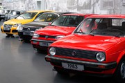 Historie: Auto-Museum Volkswagen hat wieder geöffnet VW Museum Generation Golf