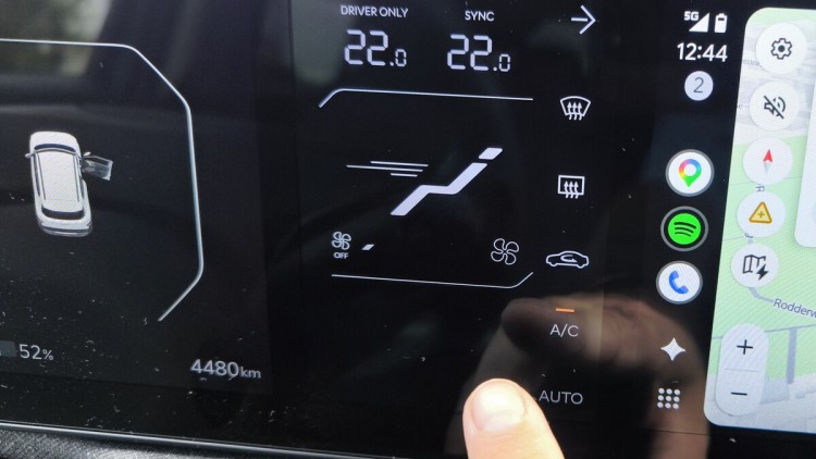 Die Bedienung der Klimatechnik in Pkw, wie diesem Kia EV2, erfolgt mittlerweile häufig über eigene Touchflächen oder in Untermenüs