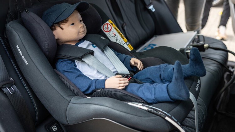 Für seinen Praxistest hat der ADAC spezielle Dummies eingesetzt, die auch Bewegungen nachahmen
