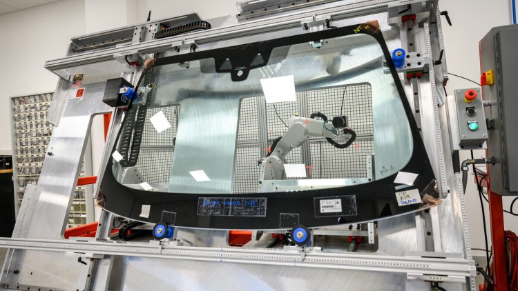 Windschutzscheiben sind mittlerweile hochpräzise Hightech-Produkte