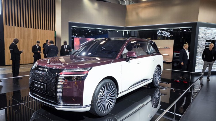 Auf dem Pariser Autosalon hat Avatr das seriennahe Luxus-SUV Concept T09 vorgestellt