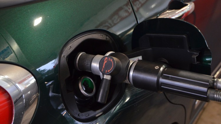 Erdgas tanken Fiat 500L Natural Power CNG Zapfhahn