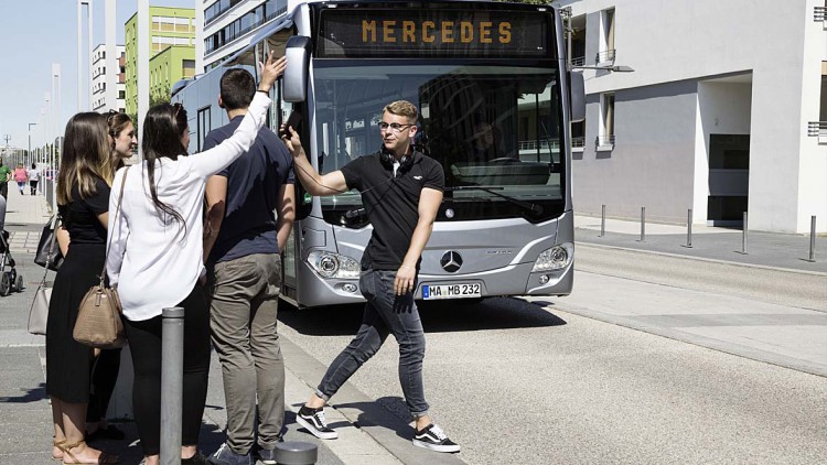 Mercedes Bremsassistent Stadtbusse