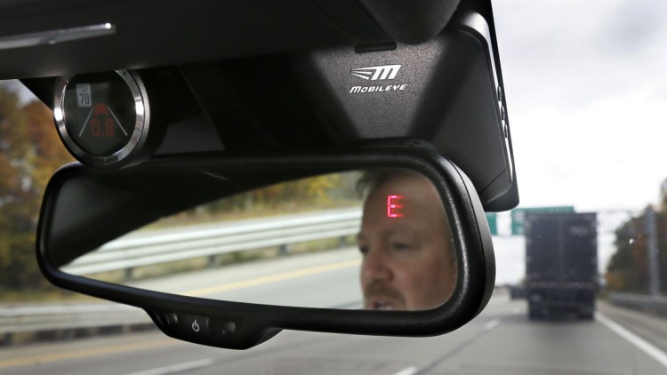 Autonomes Fahren: Großauftrag für Mobileye