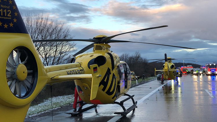 Zur EM hält die ADAC Luftrettung die Einsatzbereitschaft der in Leipzig stationierten Helikopter für Einsätze mit mehreren Verletzten oder einen Katastrophenfall bis 1 Uhr nachts aufrecht.