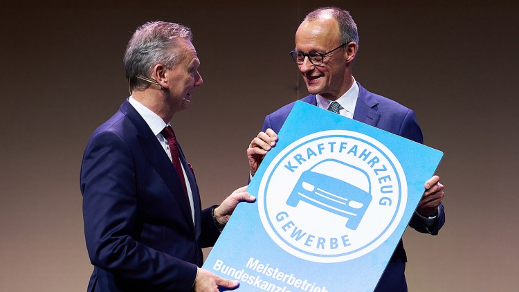 Arne Joswig mit Friedrich Merz beim ZDK-Neujahrsgipfel 2025