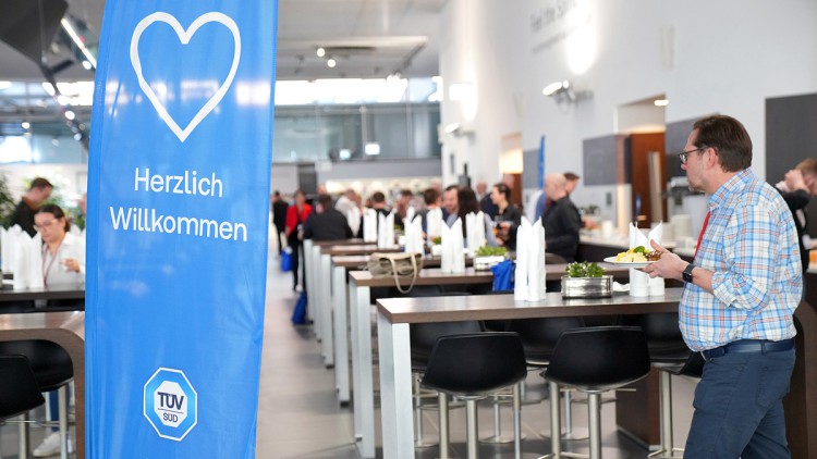 asp-Werkstattclub powered by TÜV SÜD im Audi Forum Neckarsulm