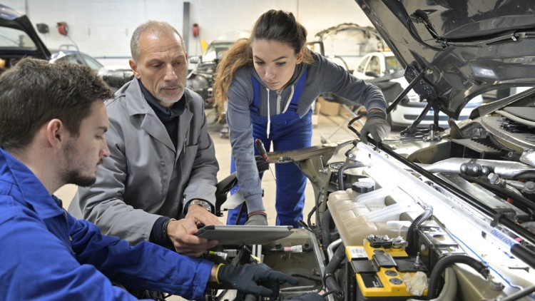 Kampf um Talente: "AutoBerufe"-Initiative stellt sich neu auf