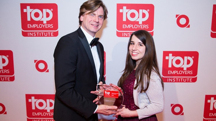 Top Employer Award: Carglass als bester Arbeitgeber der Autobranche ausgezeichnet