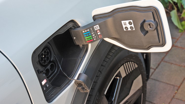 Elektroauto, Strom, Buchse, Ladeklappe