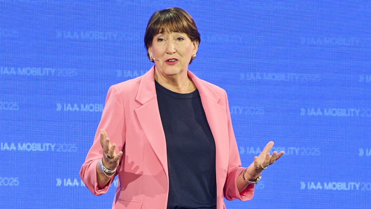 VDA-Präsidentin Hildegard Müller eröffnet die IAA 2025