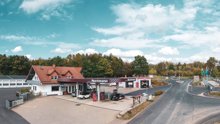 Karlheinz Schüßler tankstelle-hartmann-luft